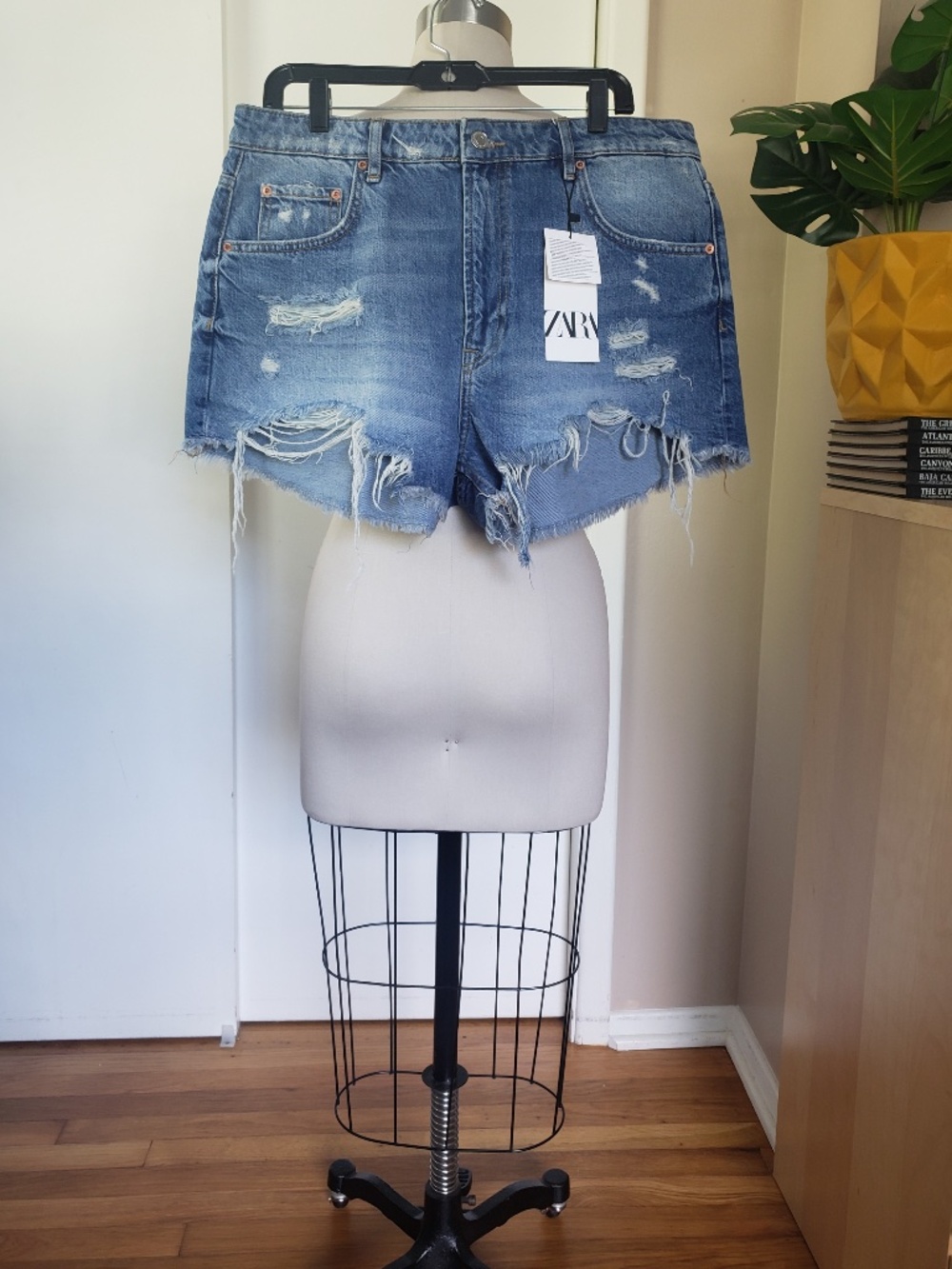 Zara Signature Denim Distressed Shorts Size 12 NEW